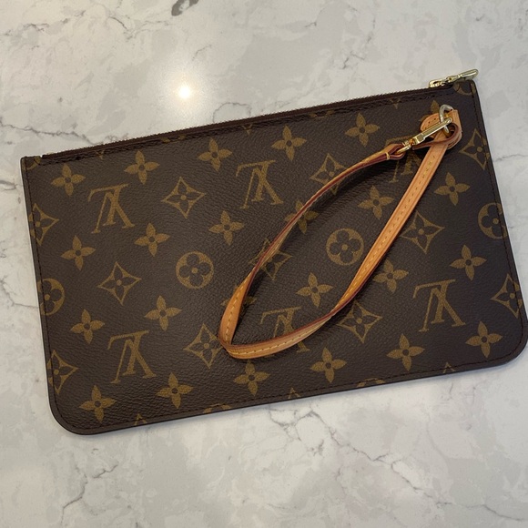 Louis Vuitton Wristlet Like NEW - Picture 2 of 14